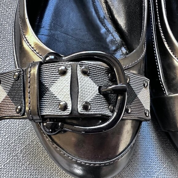 Burberry Metallic Flats with Buckle - Picture 4 of 5